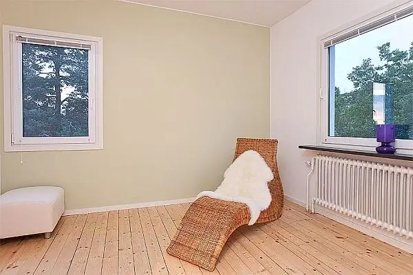 family-villa-sale-reading-chair