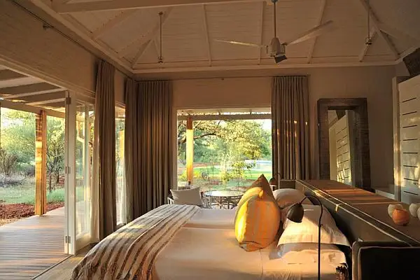 Morukuru-Farm-House-bedroom