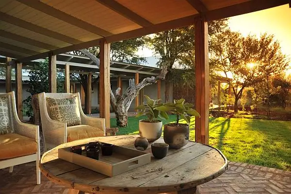 Morukuru-Farm-House-porch