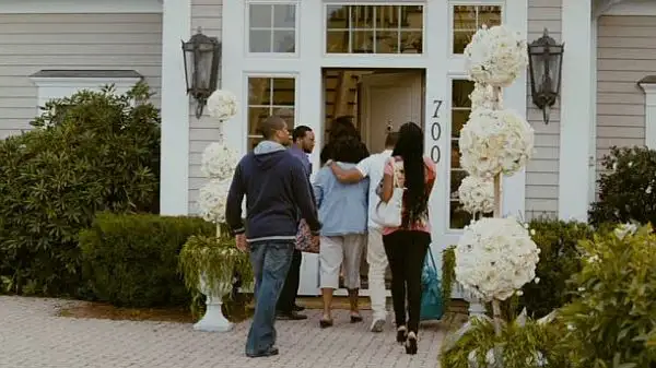 front-door-wedding-guests-611x343