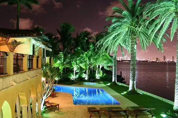 miami-florida-jasmine-villa-pool