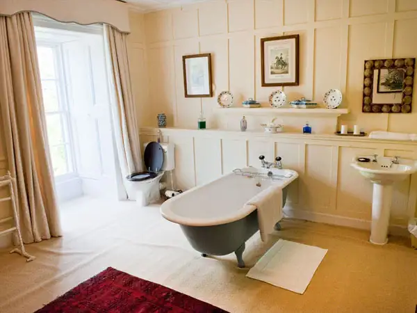 brad-pitt-and-angelina-jolies-16th-century-estate-in-scotland-7