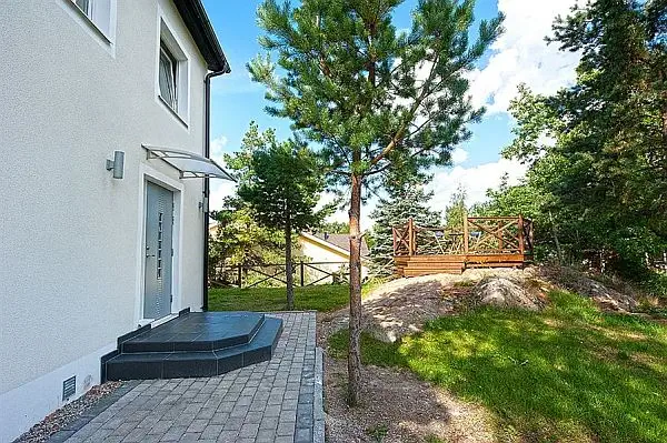 family-villa-sale-front-doo