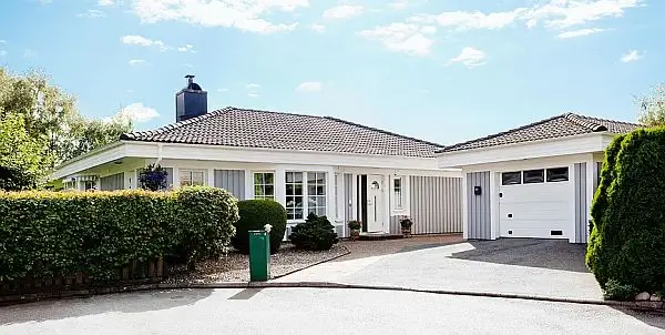 cozy-bungalow-interior-design-entrance