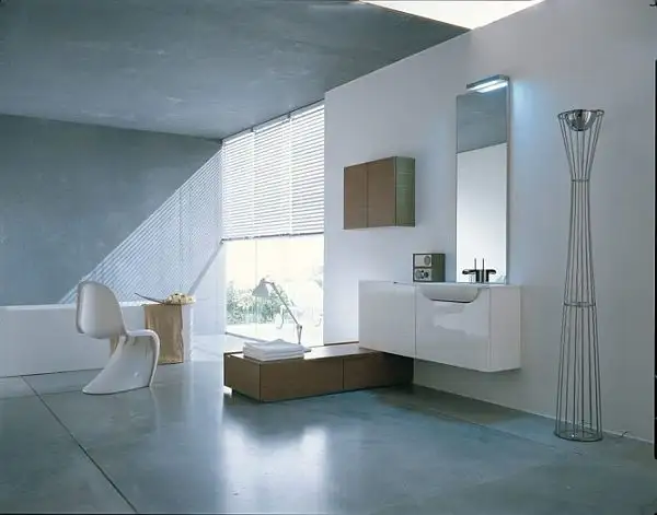 bathroom-pantone-chair1-600x522