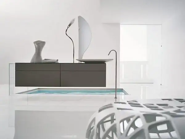 all-white-bathroom-with-tub1-600x499