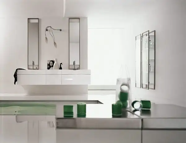 green-white-bathroom-600x511