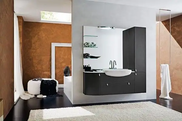 ванная комната со стеклянным потолком-600x443