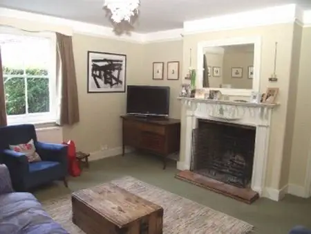 kate-middletons-childhood-home_1_52