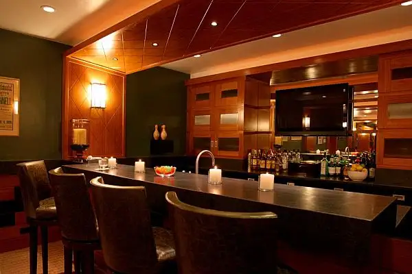 Schranghamer-Design-Group-Bar