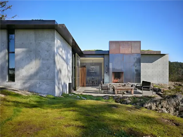the-pierre-by-olson-kundig-architects-backyard