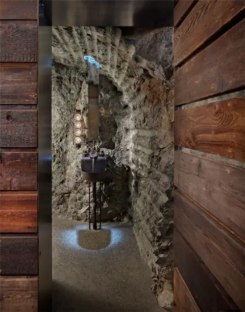 the-pierre-olson-kundig-architects-bathroom-rock-design