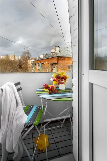 bachelor-haven-in-moscow-balcony