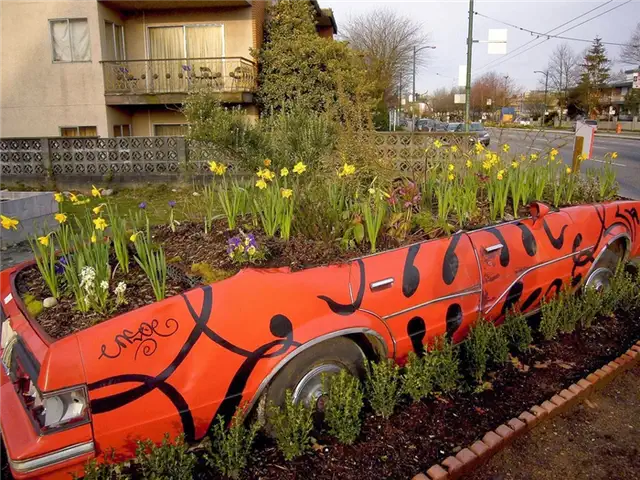 abandoned-cars-gardening