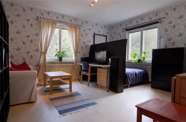 make-walls-works-for-a-small-studio