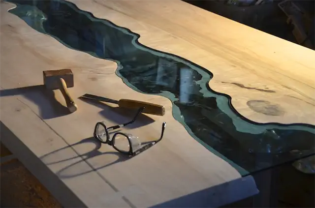 Reclaimed-Wood-Tables-Embedded-with-Glass-Rivers2