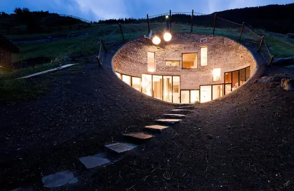 Villa-in-Alpine-hills-582x378