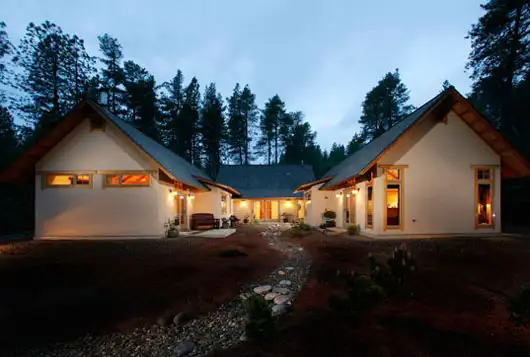 Дизайн дома с японским двориком от Sage Architecture
