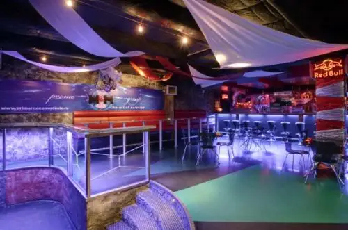 7-red-bull-hotel-582x385