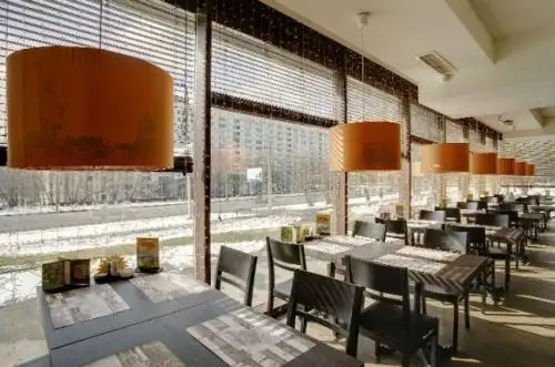 11-glass-restaurant-582x385