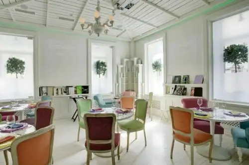 3-pretty-restaurant-interiors-582x385