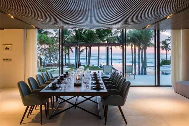 Обеденная зона виллы Tropical Beachfront Villa