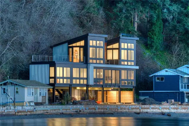 Вид на дом со стороны побережья