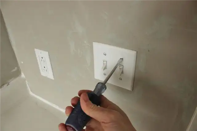 DIY (своими руками) Board and Batten - удалите все крышки розеток