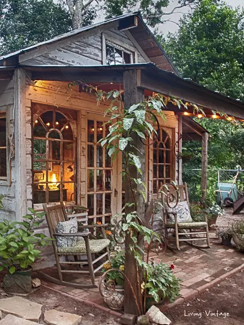 Красивый сад She Shed Design