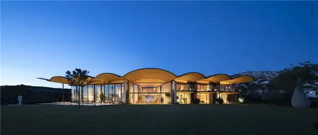 Dolunay Villa Dream Design by Foster + Partners - сказочная крыша