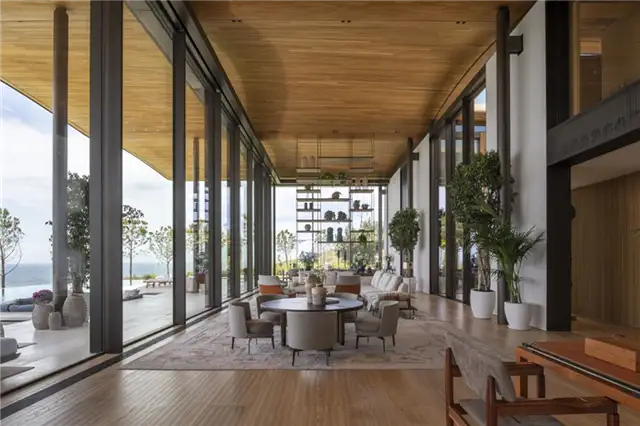 Dolunay Villa Dream Design by Foster + Partners - большая гостиная с множеством сидячих мест