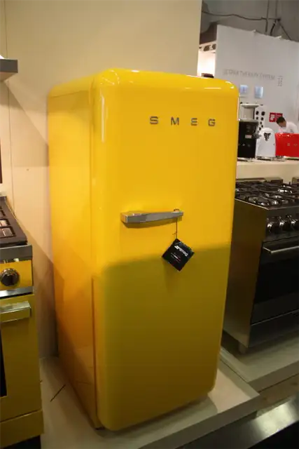 Холодильник SMEG желтый