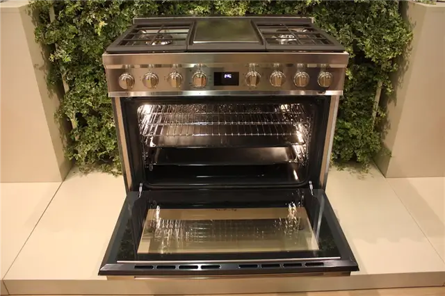 Бытовая техника SMEG из нержавеющей стали
