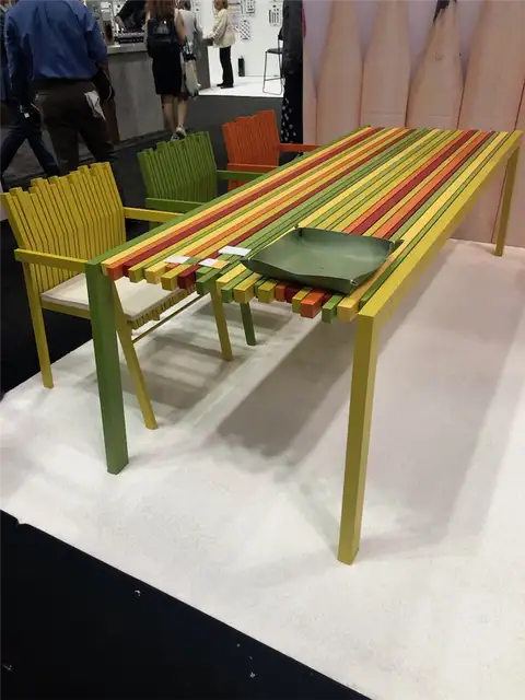 Стол с полосками Twist
