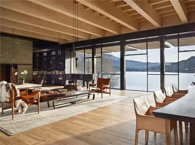 Горнолыжный дом Уистлера Olson Kunding Cabin - гостиная с видом