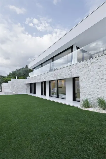 Garda Lake House - зеленый ландшафтный дизайн