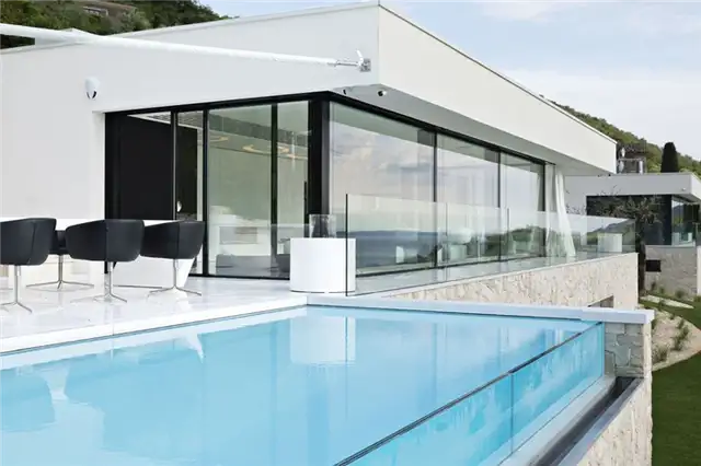 Garda Lake House - современная мебель для бассейна