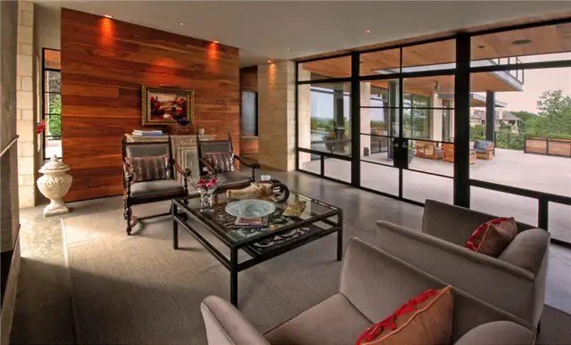 Резиденция Hill Country от Cornerstone Architects с полированным бетонным полом