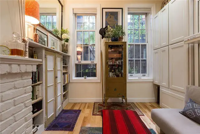 242-Sq-Ft-NYC-Apartment-Tiny-NYC-Apartment-Living