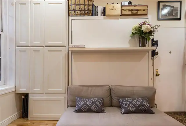 242-Sq-Ft-NYC-Apartment-murphy-bed1