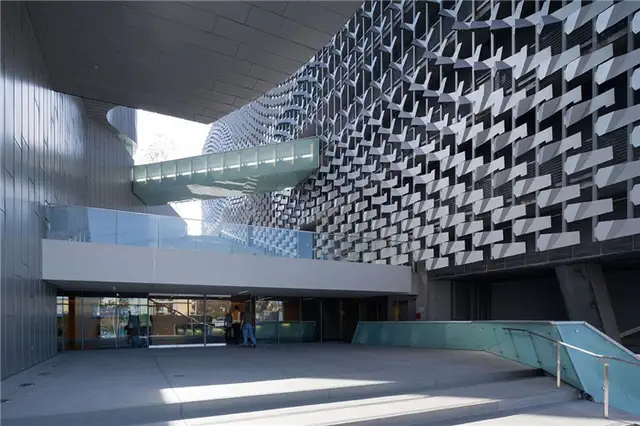 Technology-Emerson-College-Campus-Entryway