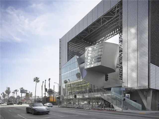 Emerson-College-Campus-street-view