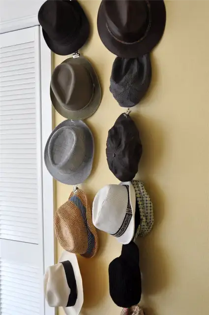 use-clips-to-organize-the-hats