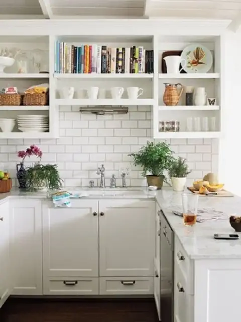 subway-tiles-kitchen-backplash