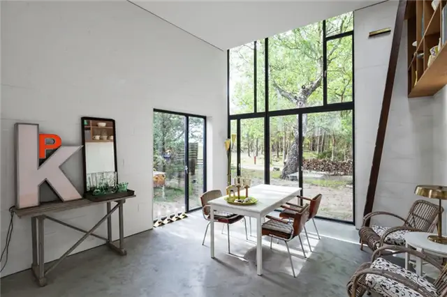 Деревянный фасад Forest House - Primus architects - столовая