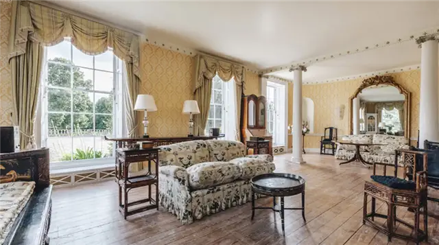 Grand English Country Estate histocir opulence 1024x572