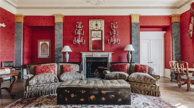 Grand English Country Estate histocir opulence 1024x572