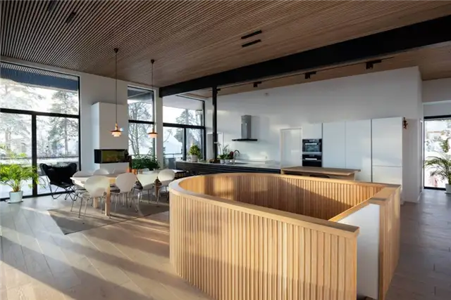 Столовая Villa Fjeldhøi by MORFEUS arkitekter