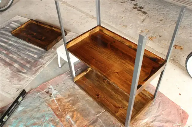DIY (своими руками) Industrial Rolling Cart - одинарные винты прикреплены