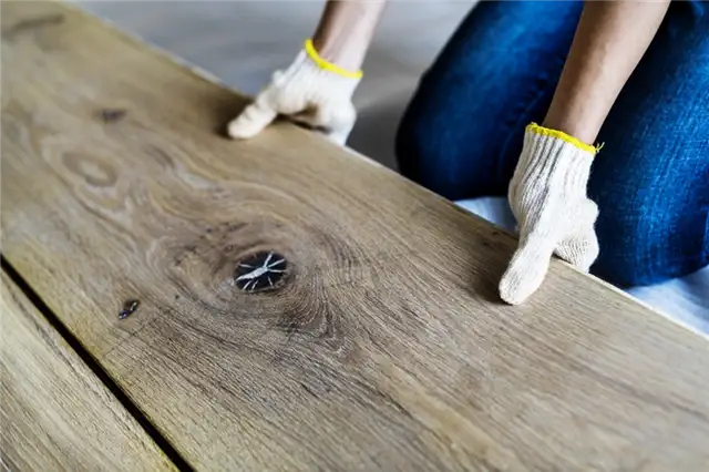 Укладка пола из твердой древесины
